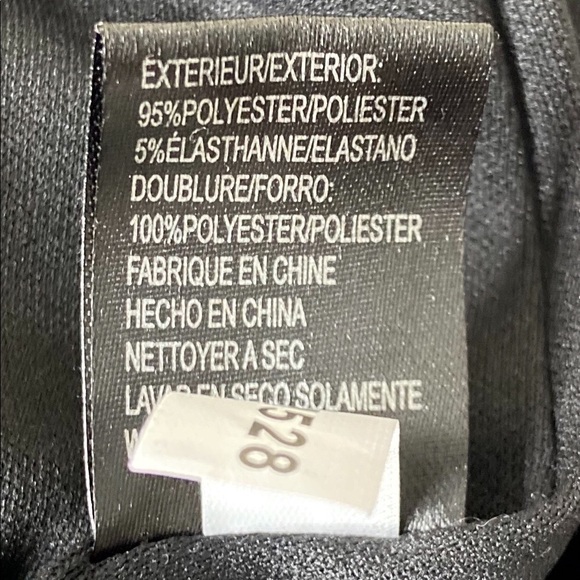 Tahari by Arthur S. Levine Black Bell Sleeve Shift Dress Woman's Size 2 - Picture 9 of 10